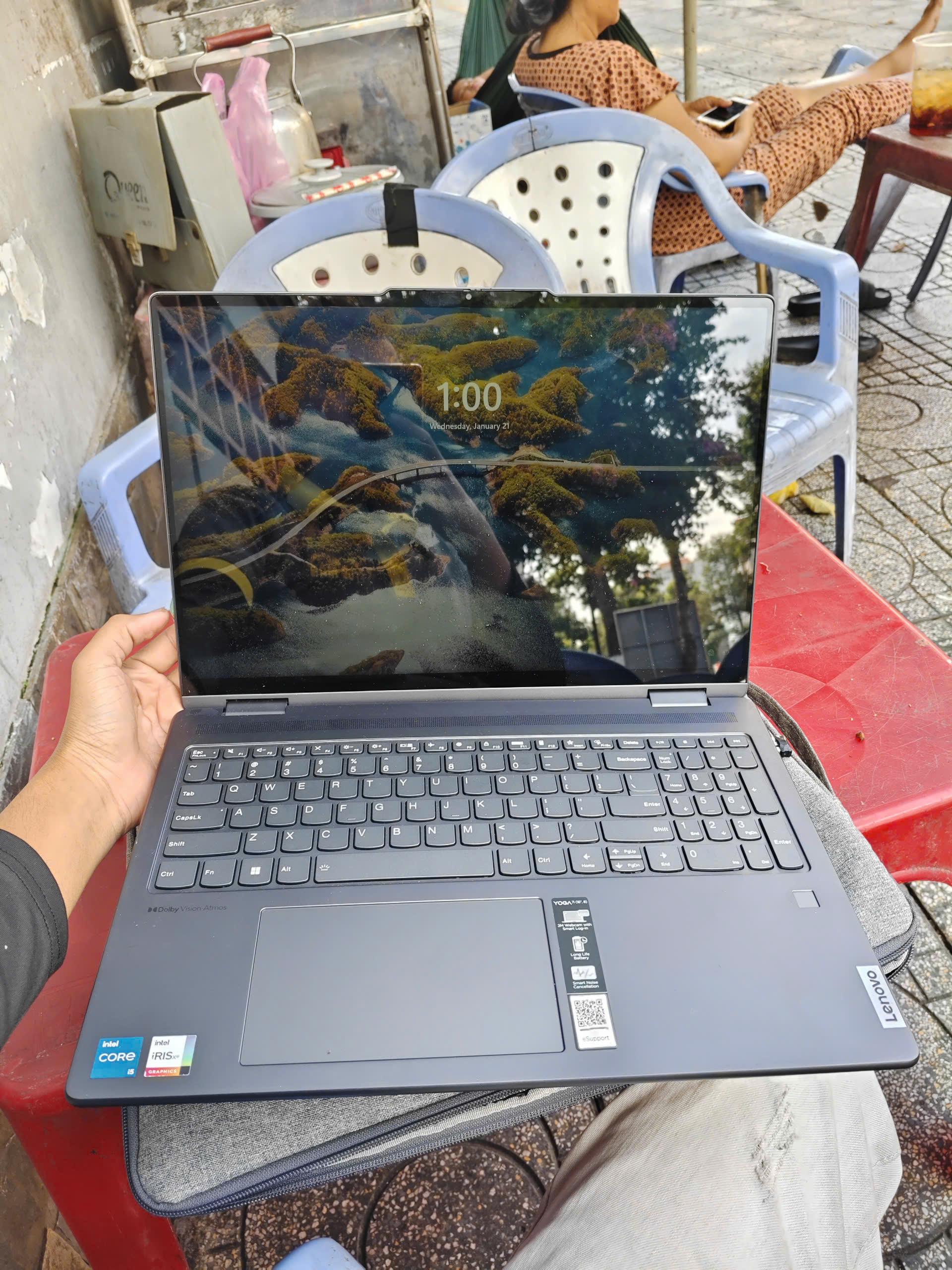 Vệ sinh tra keo tản nhiệt Laptop Lenovo Yoga mỏng nhẹ tại Phường Thới Hòa